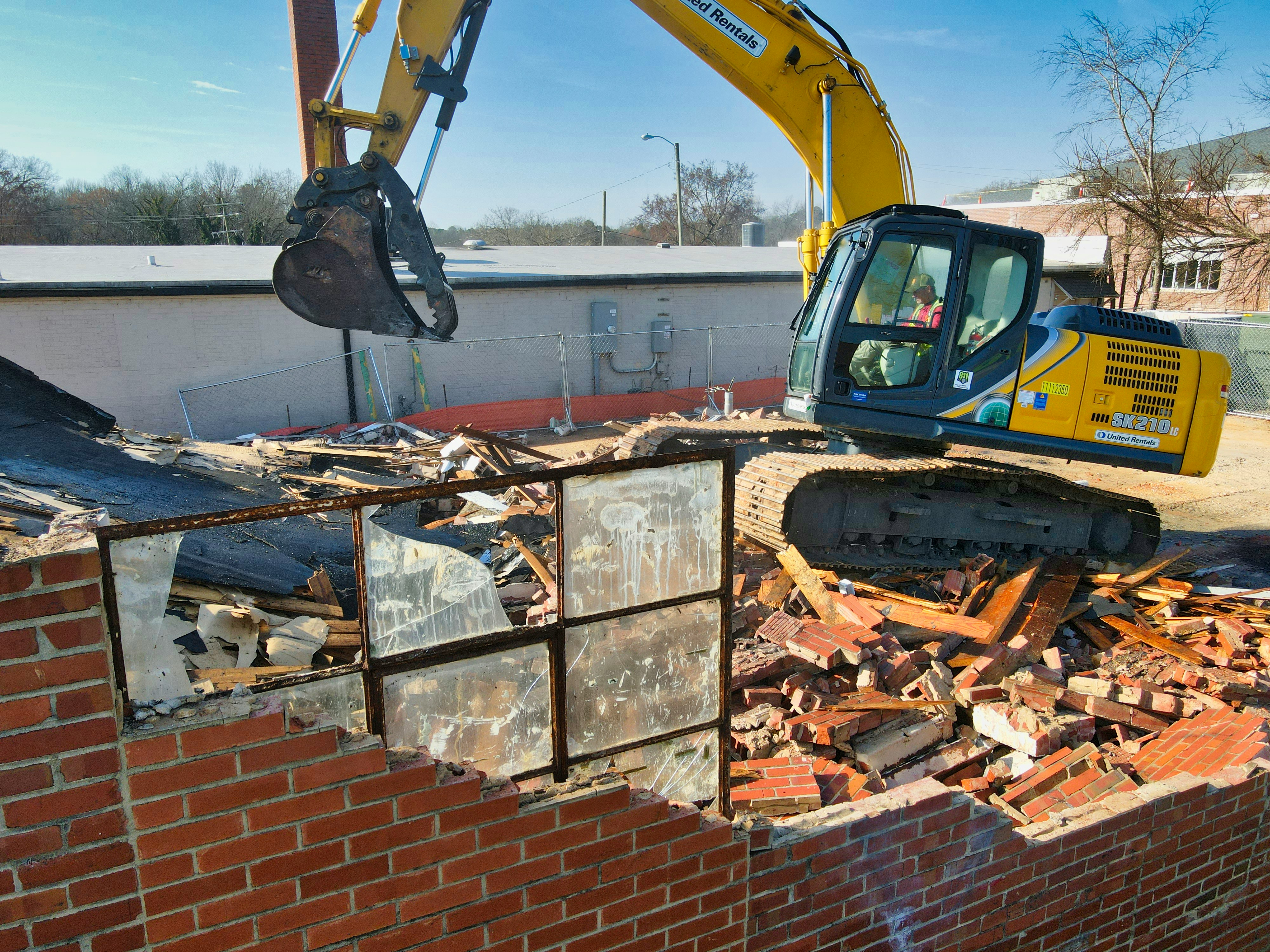 BUILDING DEMOLITION - Professional construction services